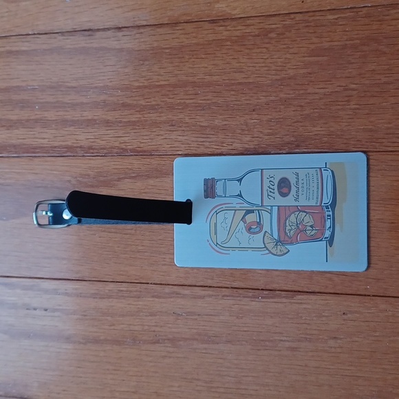 Tito's metal luggage tag - Picture 2 of 4